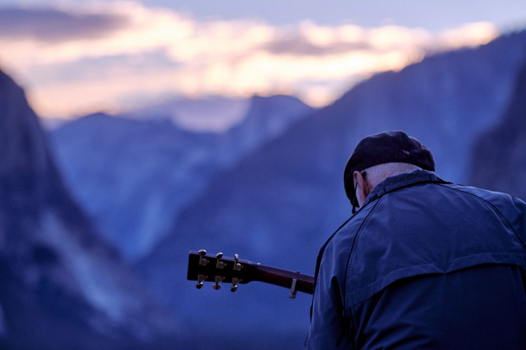 Sunrise Yosemite Elopement at Tunnel View Musician